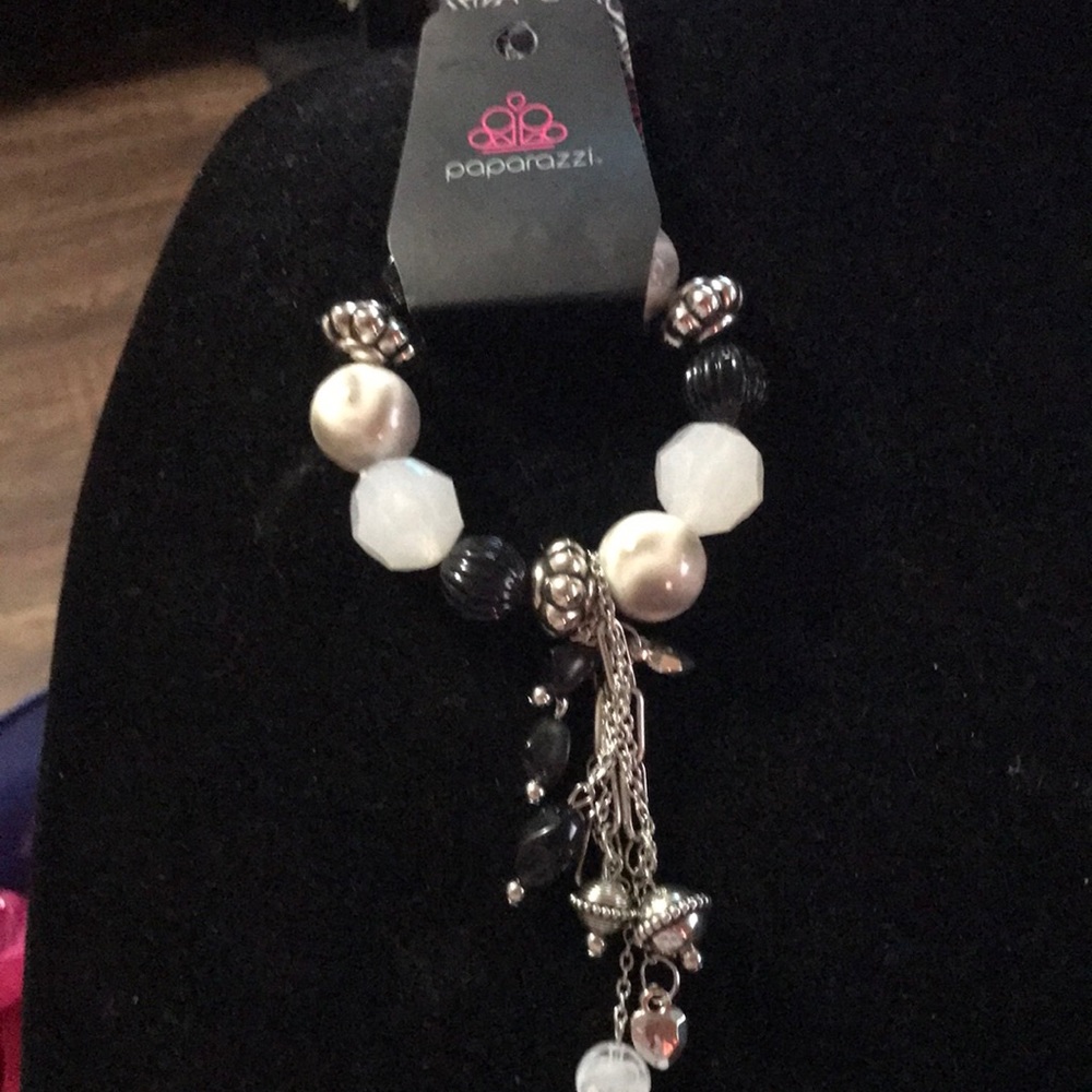 Paparazzi beaded bracelet